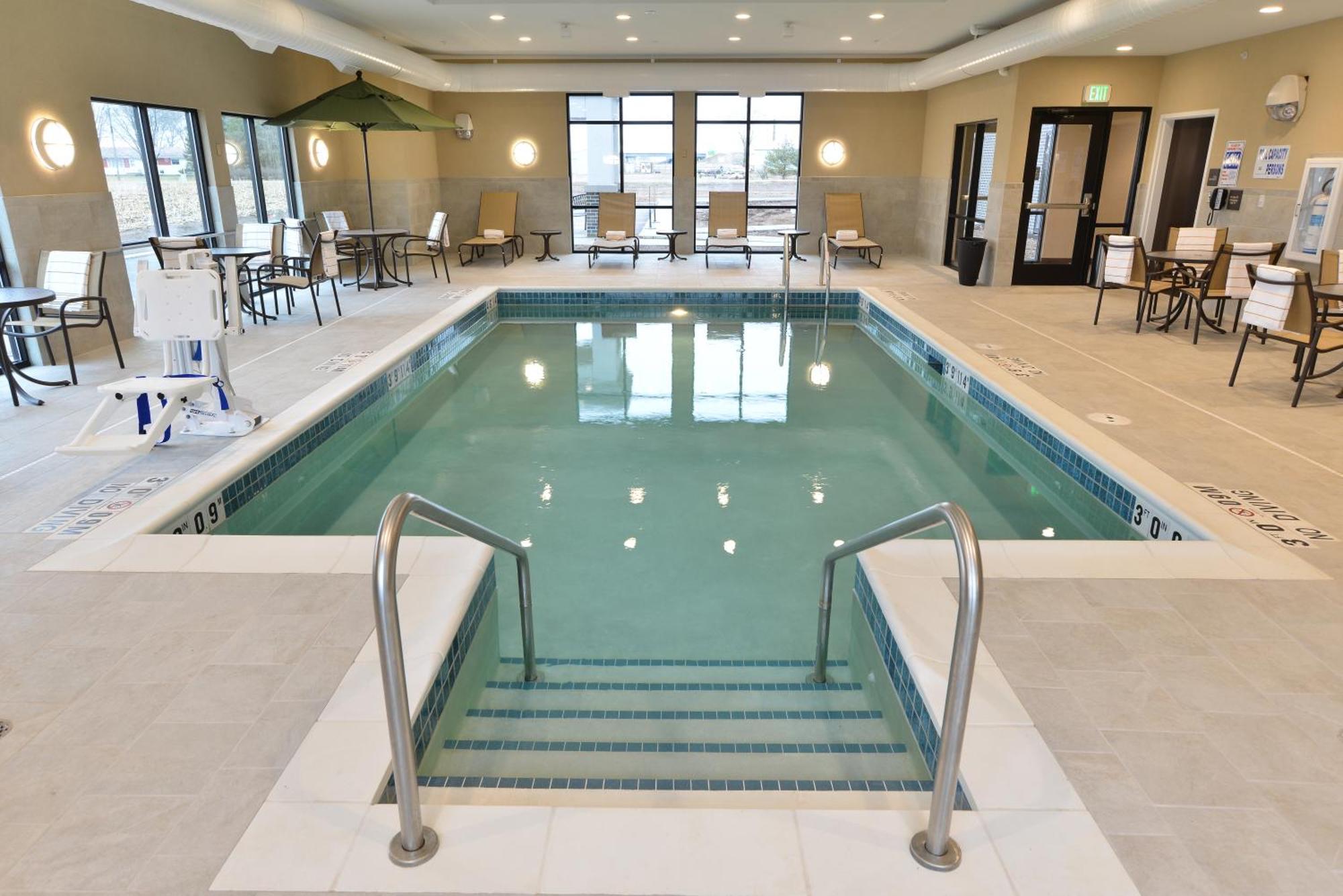 Hampton Inn & Suites Chippewa Falls Extérieur photo