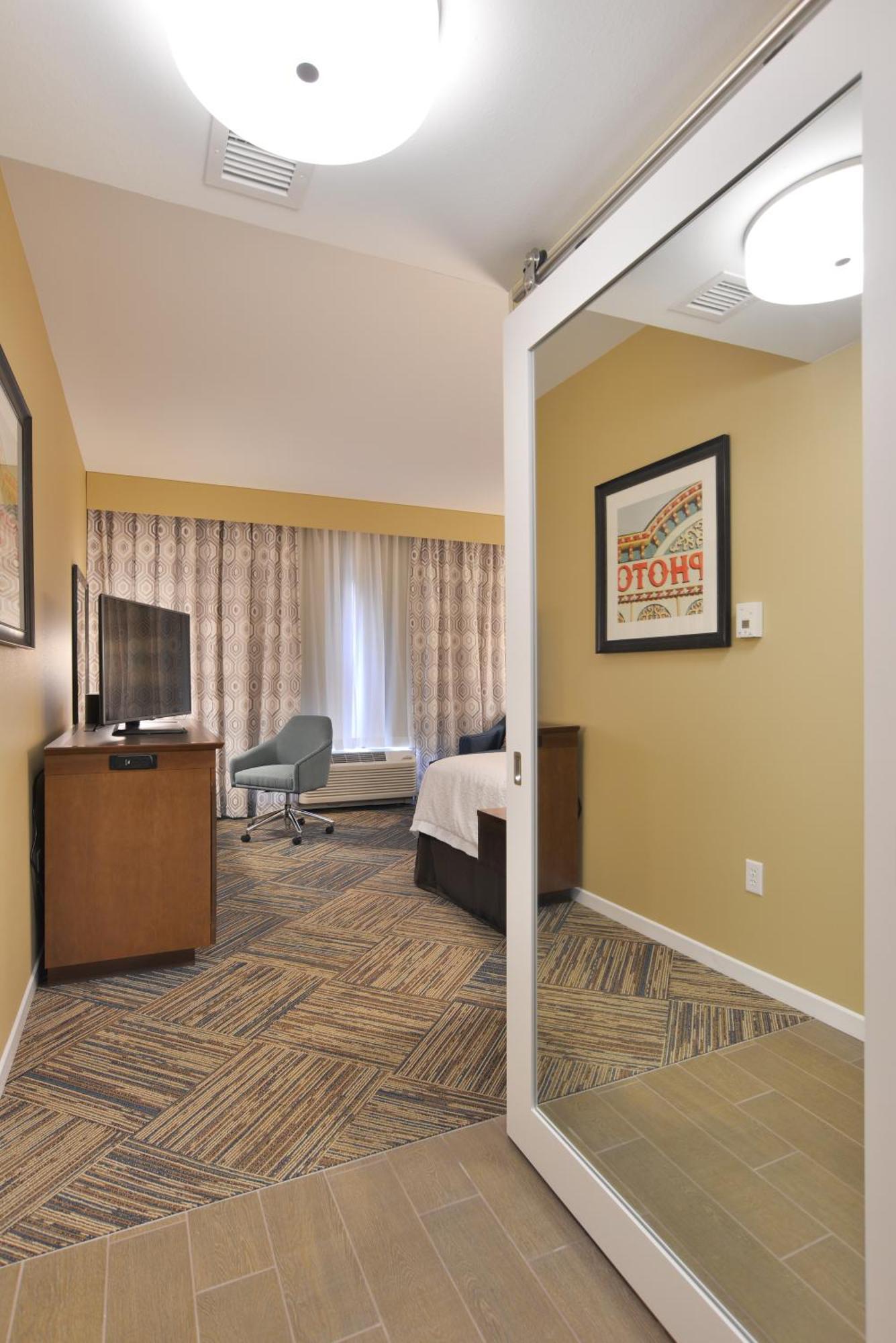 Hampton Inn & Suites Chippewa Falls Extérieur photo