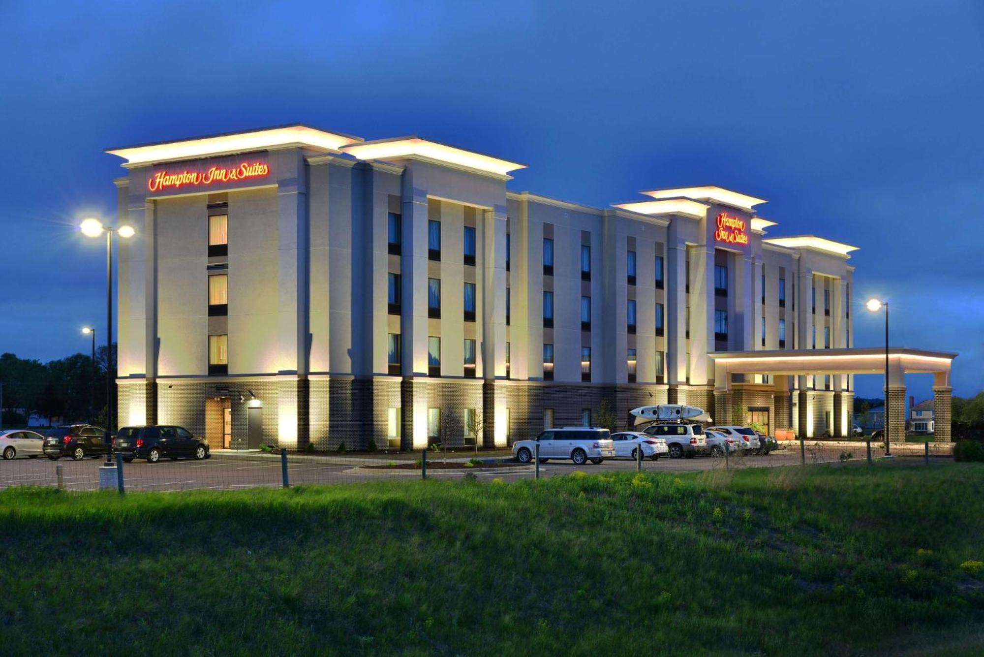 Hampton Inn & Suites Chippewa Falls Extérieur photo